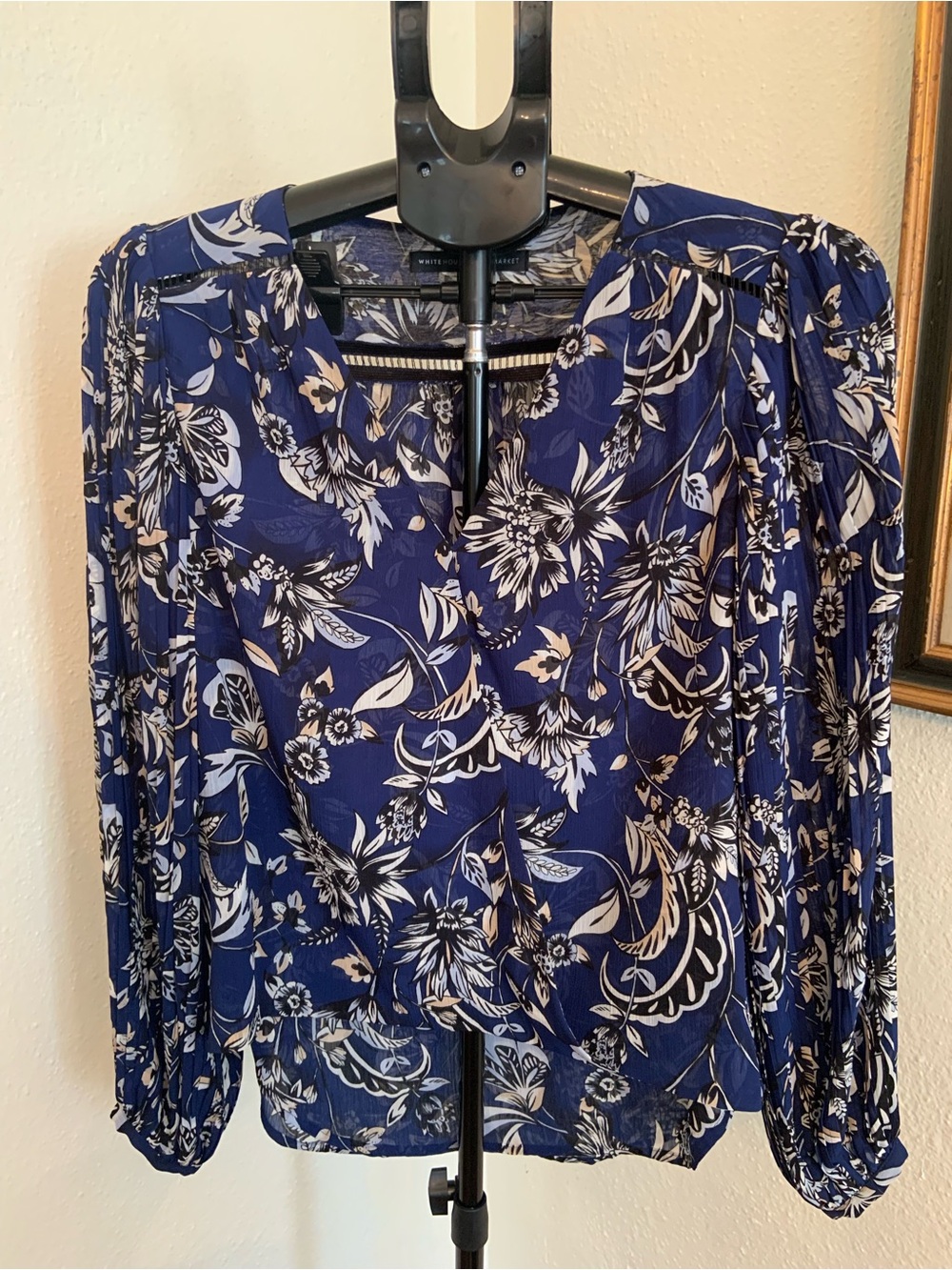 White House Black Market Womens Blue Floral Long Sleeve Blouse
